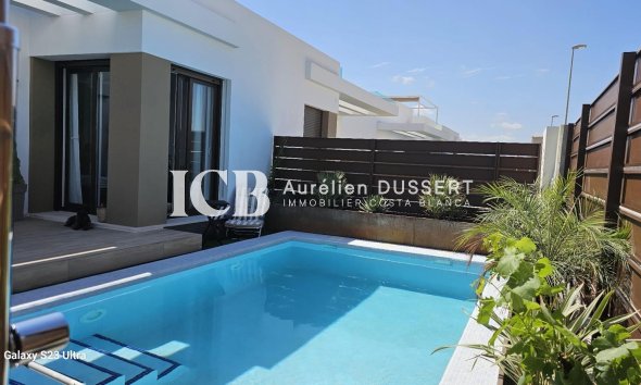 Adosado - Reventa -
            Vistabella Golf - ICBC-79704