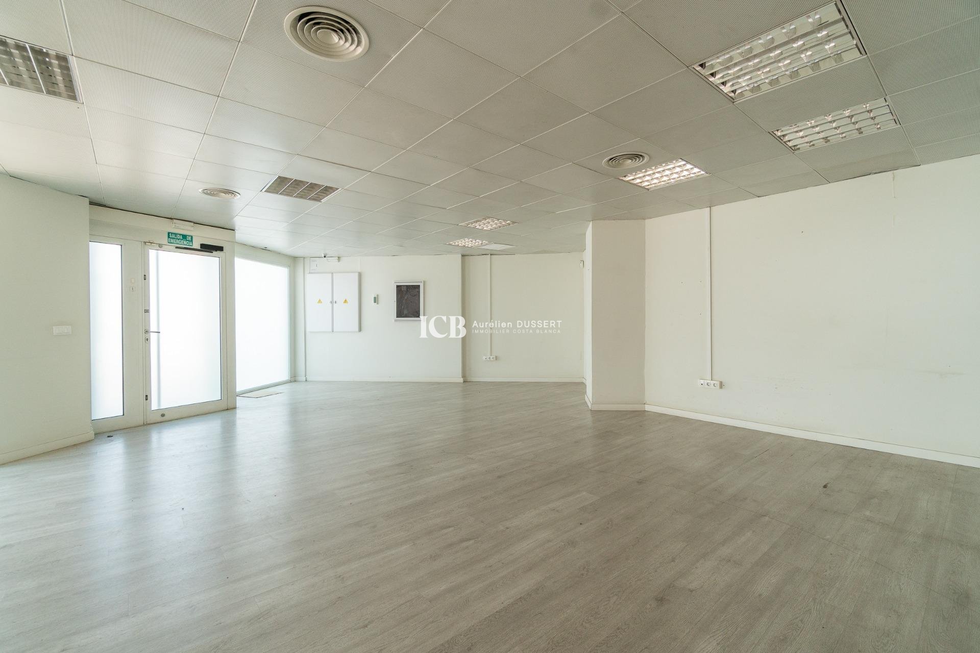 Alquiler a largo plazo - Comercial -
Orihuela Costa - Playa Flamenca