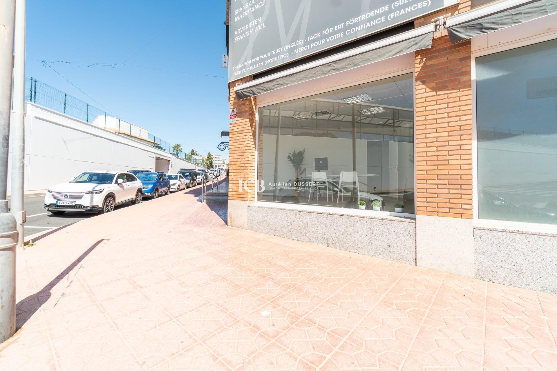Alquiler a largo plazo - Comercial -
Orihuela Costa - Playa Flamenca