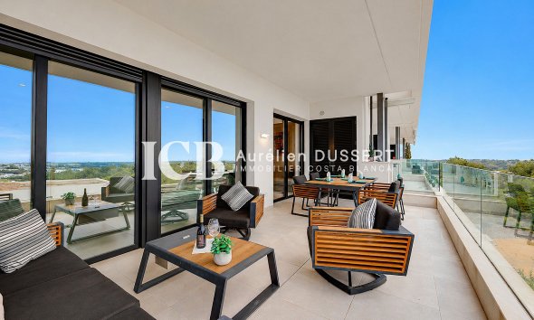 Apartment / flat - Resale - Las Colinas Golf -
                Las Colinas Golf