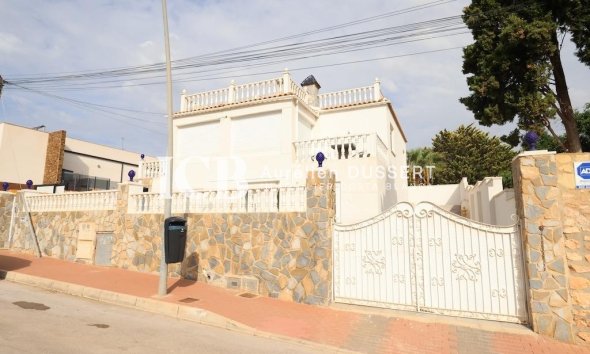 Casa independiente - Reventa - Los Balcones - Torrevieja