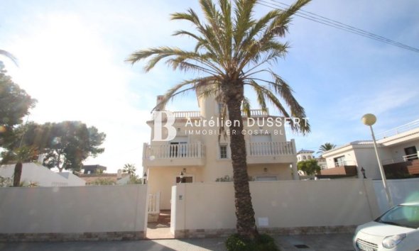 Casa independiente - Reventa -
            Orihuela Costa - ICBC-44104