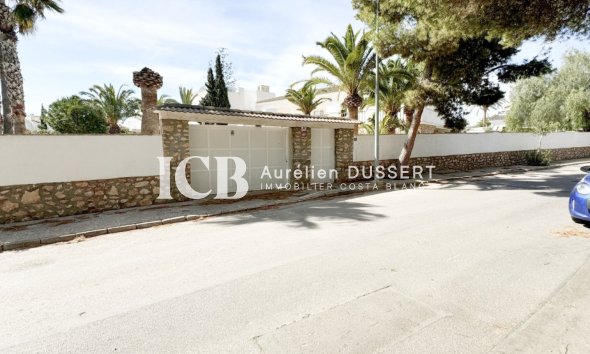 Casa independiente - Reventa -
            Orihuela Costa - ICBC-68833