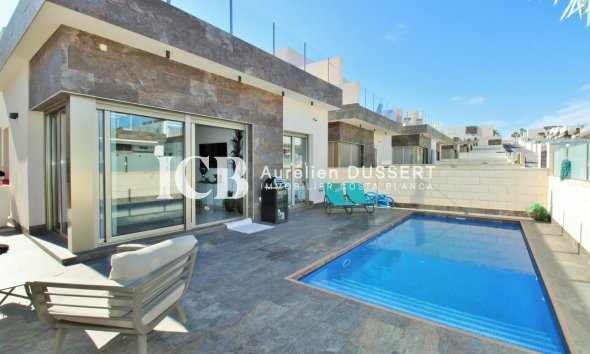 Casa independiente - Reventa -
            Orihuela Costa - ICBC-99153