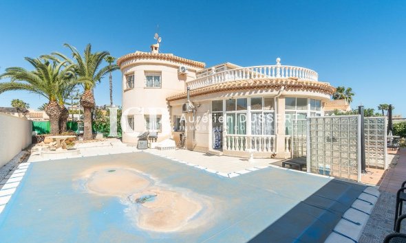 Casa independiente - Reventa - Orihuela Costa -
                La Zenia
