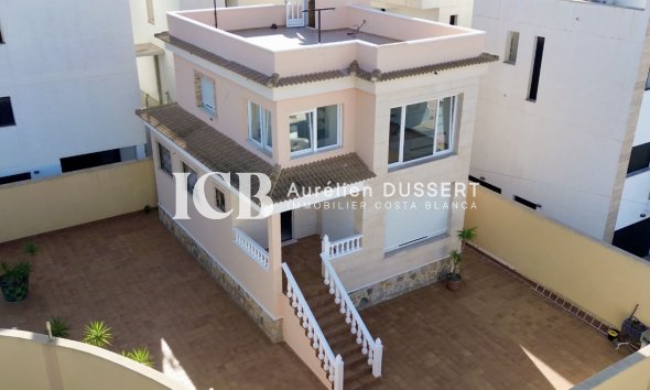 Casa independiente - Reventa - Orihuela Costa -
                Las Filipinas
