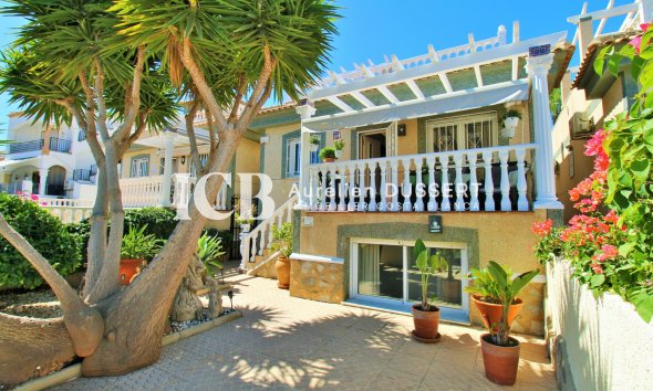 Casa independiente - Reventa - Orihuela Costa -
                Villamartín