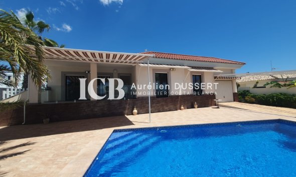 Casa independiente - Reventa -
            San Fulgencio - ICB223