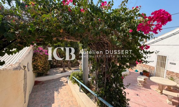 Casa independiente - Reventa - Torremendo -
                Torremendo