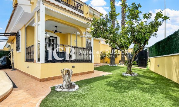 Detached house - Resale -
            Orihuela Costa - ICBC-16351