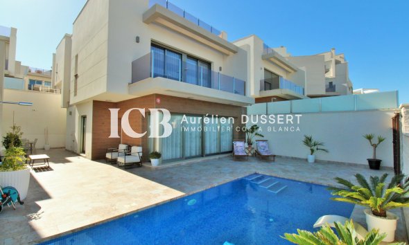 Detached house - Resale -
            Orihuela Costa - ICBC-84971