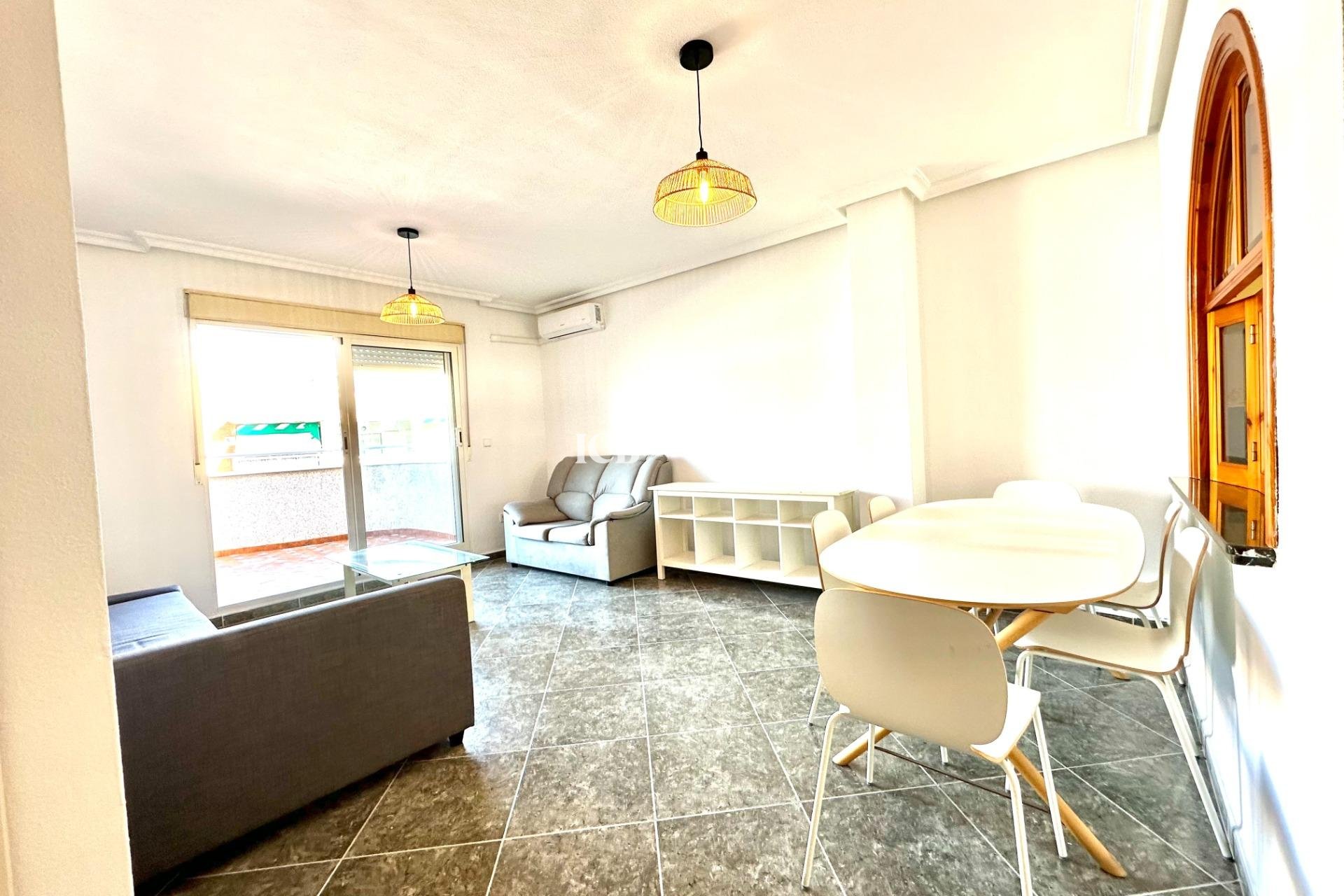 Long Term Rental - Apartment / flat -
Torrevieja - Habaneras