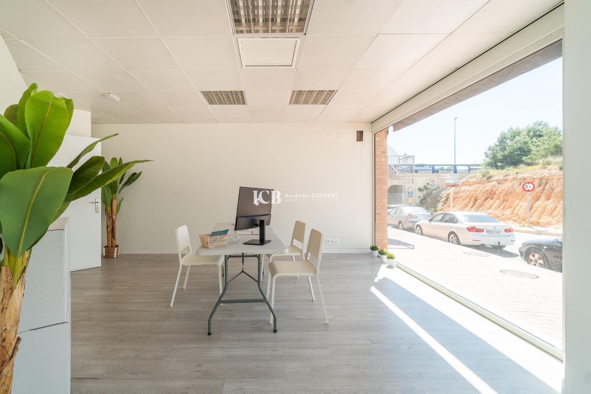 Long Term Rental - Commercial -
Orihuela Costa - Playa Flamenca