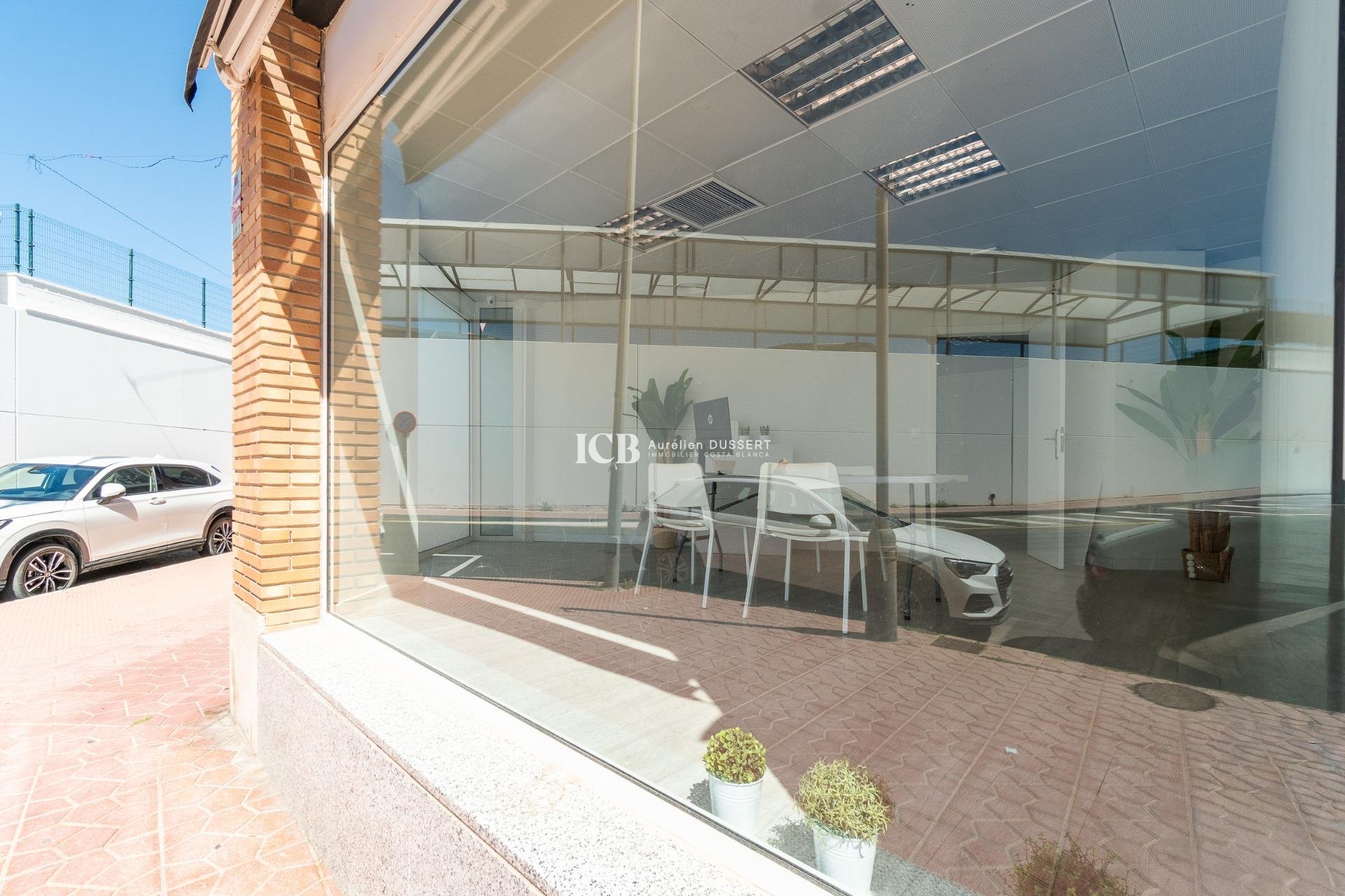 Long Term Rental - Commercial -
Orihuela Costa - Playa Flamenca