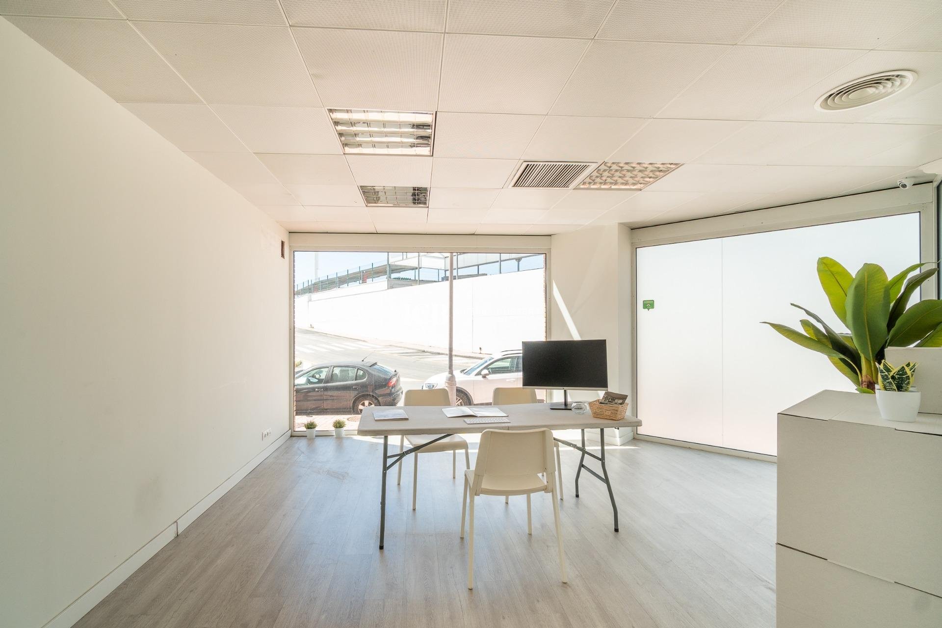 Long Term Rental - Commercial -
Orihuela Costa - Playa Flamenca