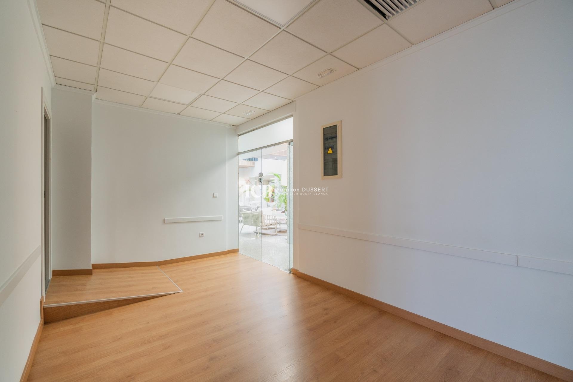 Long Term Rental - Commercial -
Orihuela Costa - Playa Flamenca