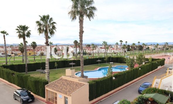 Maison mitoyenne - Revente -
            Torrevieja - ICBC-93146