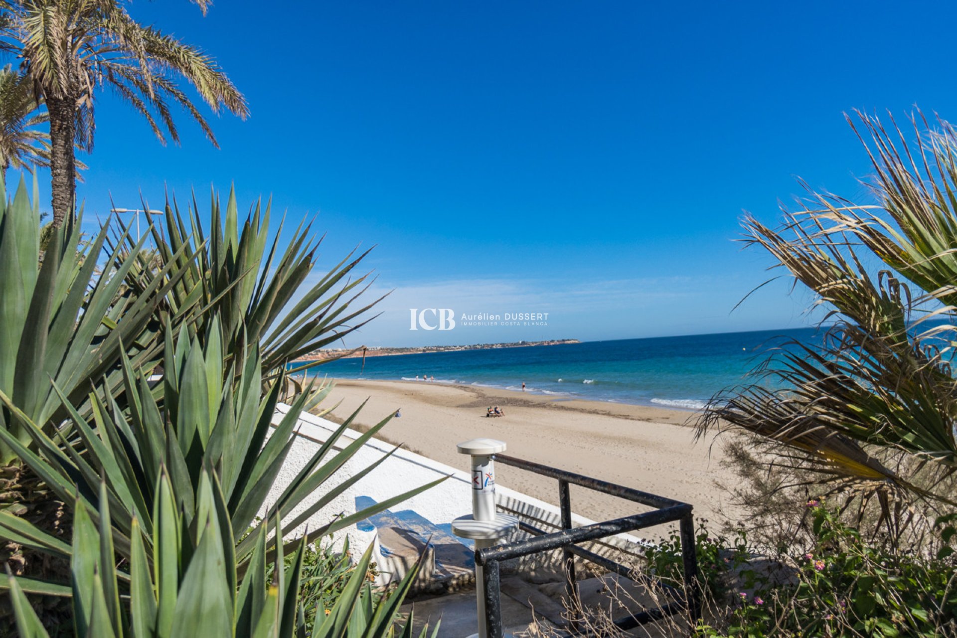 Resale - Apartment / flat -
Mil Palmeras - Beach