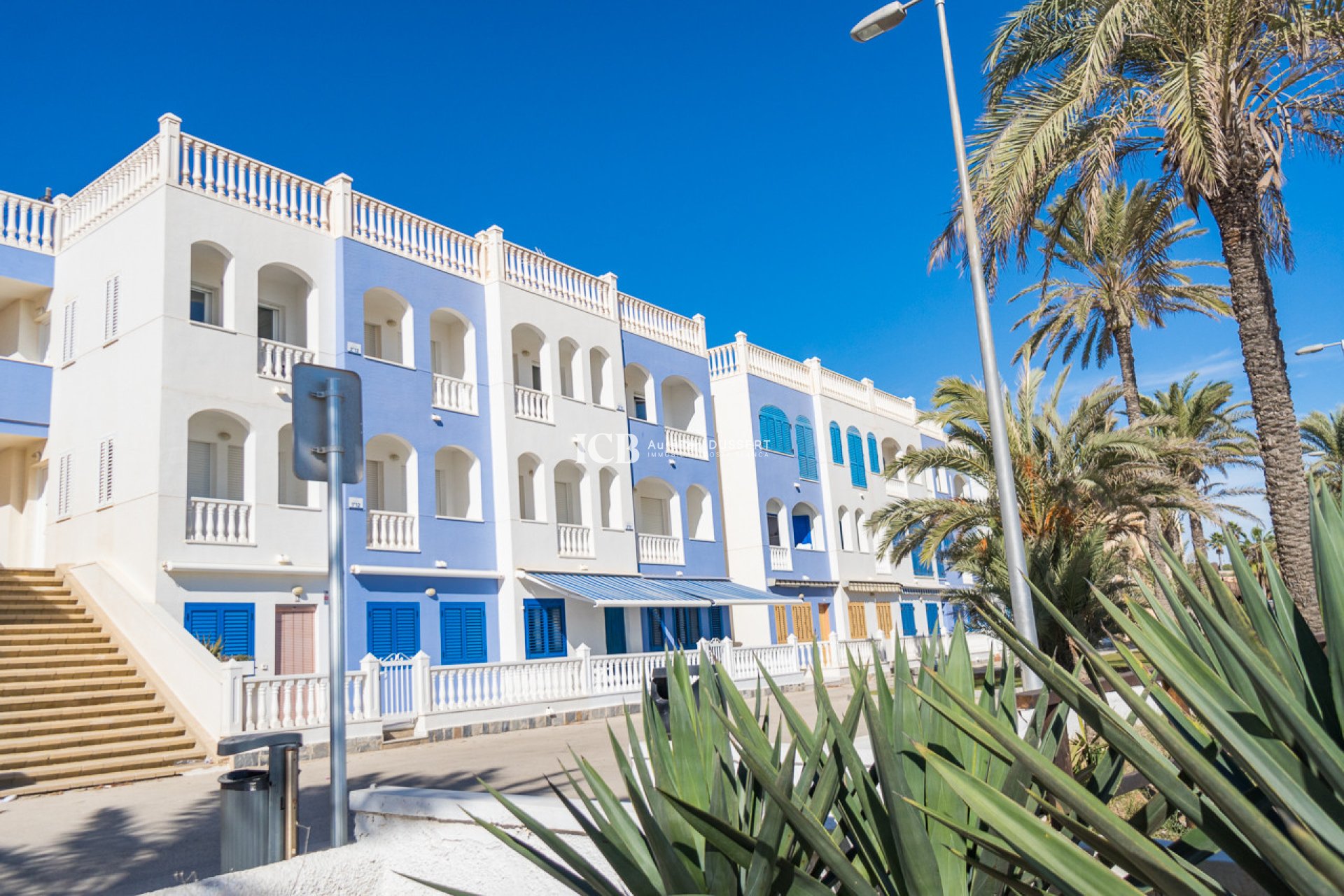 Resale - Apartment / flat -
Mil Palmeras - Beach