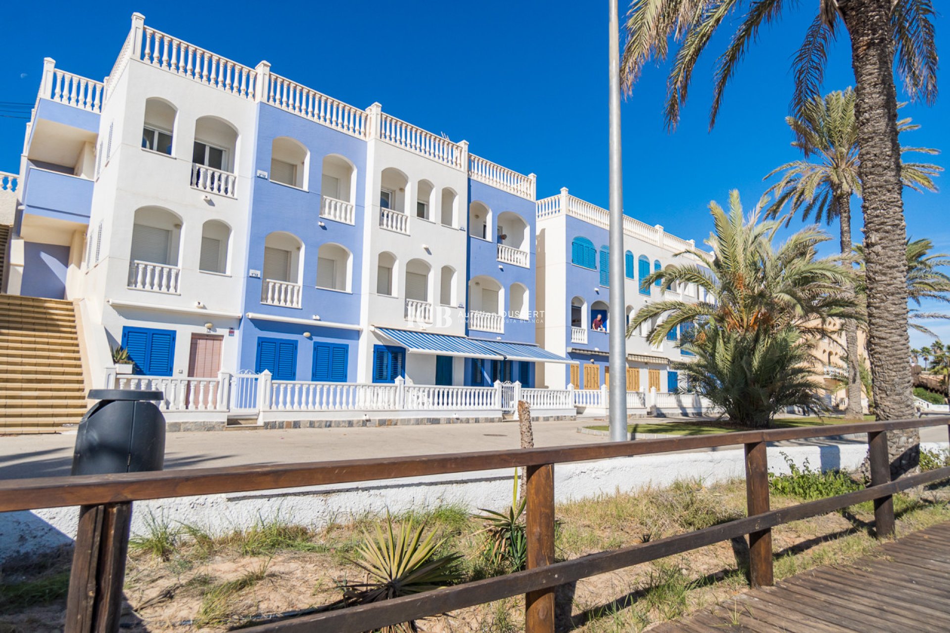 Resale - Apartment / flat -
Mil Palmeras - Beach