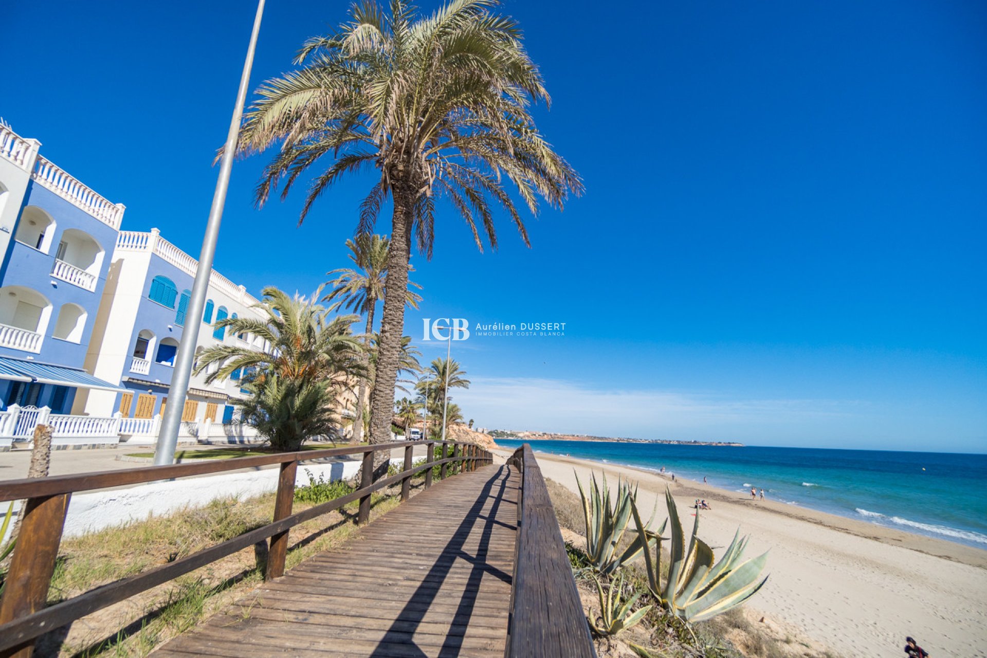 Resale - Apartment / flat -
Mil Palmeras - Beach