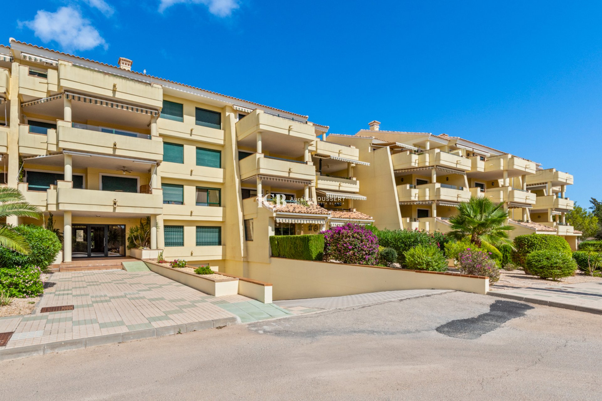 Resale - Apartment / flat -
Orihuela Costa - Campoamor