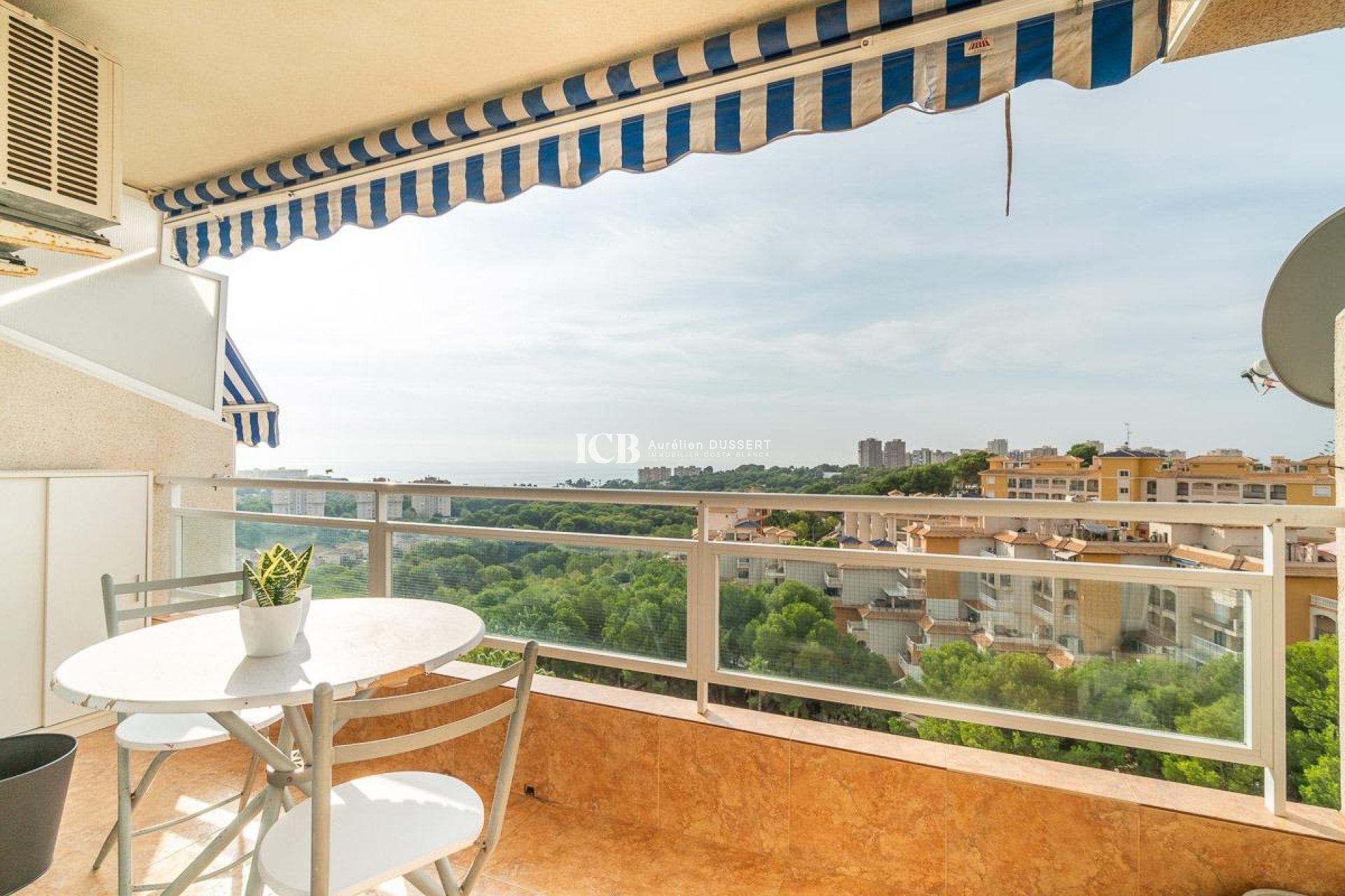 Resale - Apartment / flat -
Orihuela Costa - Campoamor