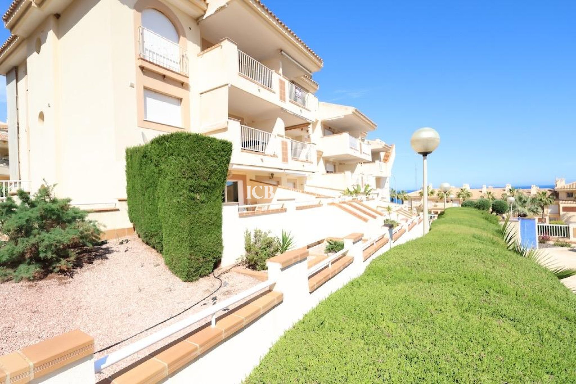 Resale - Apartment / flat -
Orihuela Costa - Campoamor