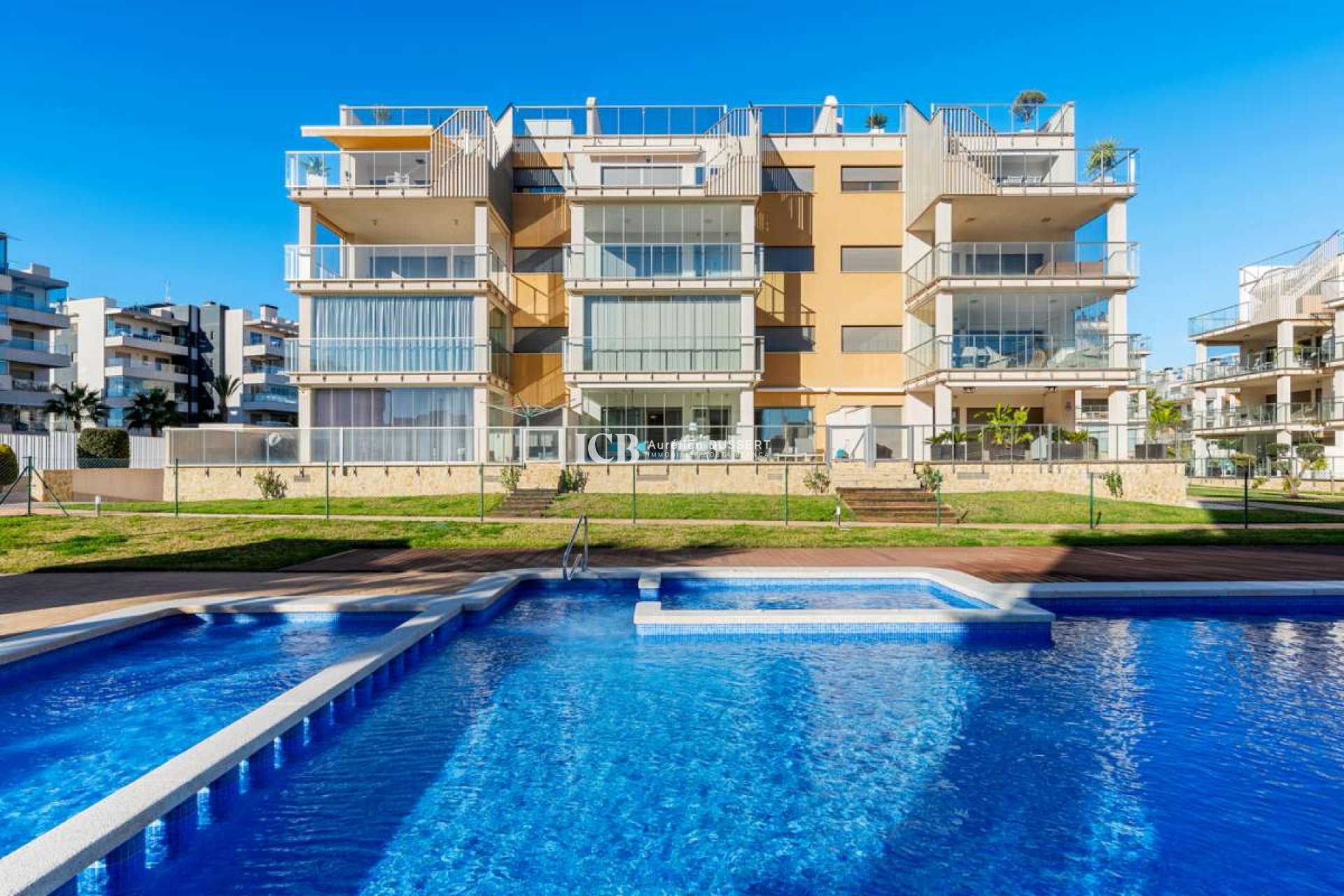 Resale - Apartment / flat -
Orihuela Costa - Villamartín