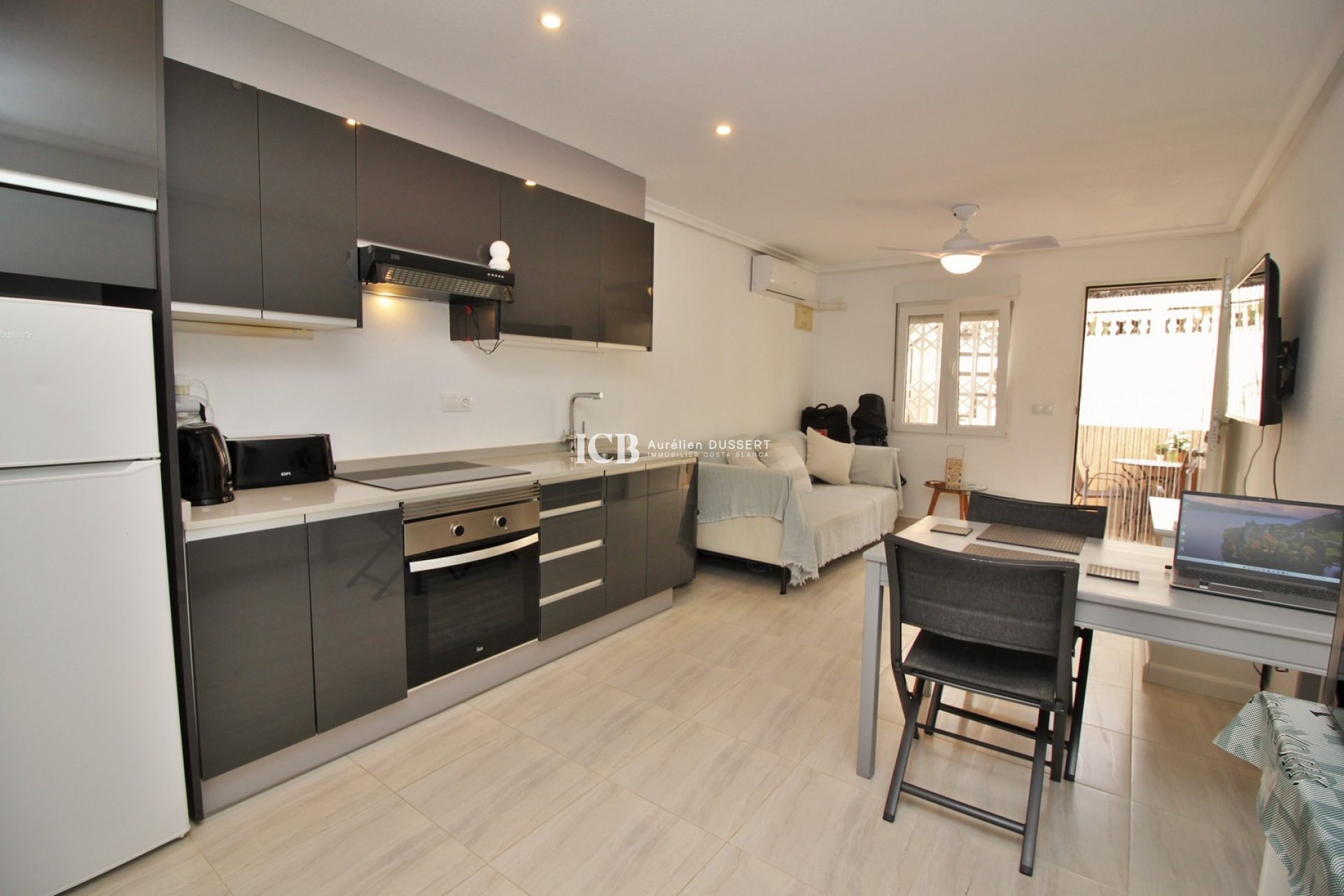 Resale - Apartment / flat -
Orihuela Costa - Villamartín