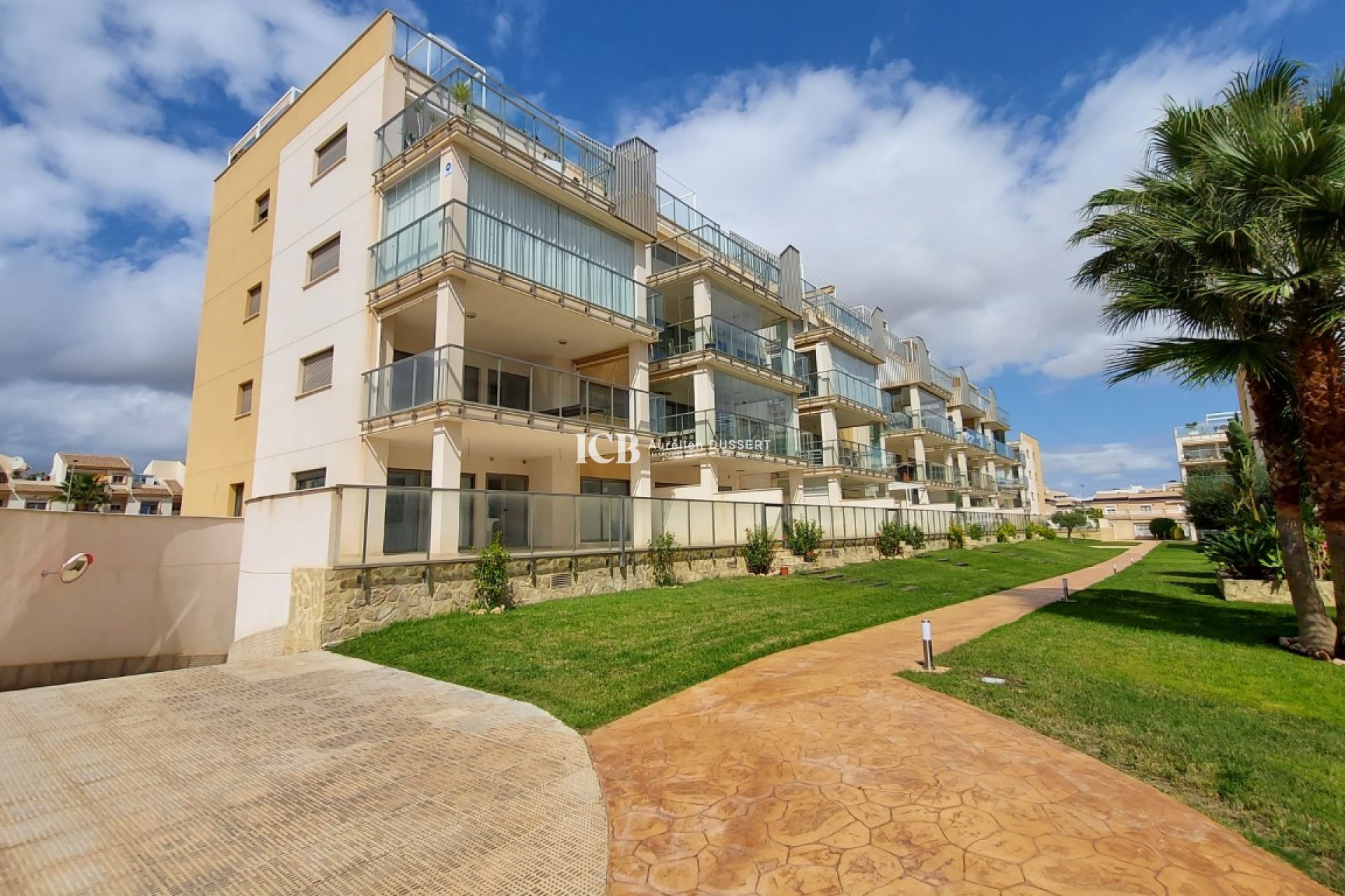 Resale - Apartment / flat -
Orihuela Costa - Villamartin