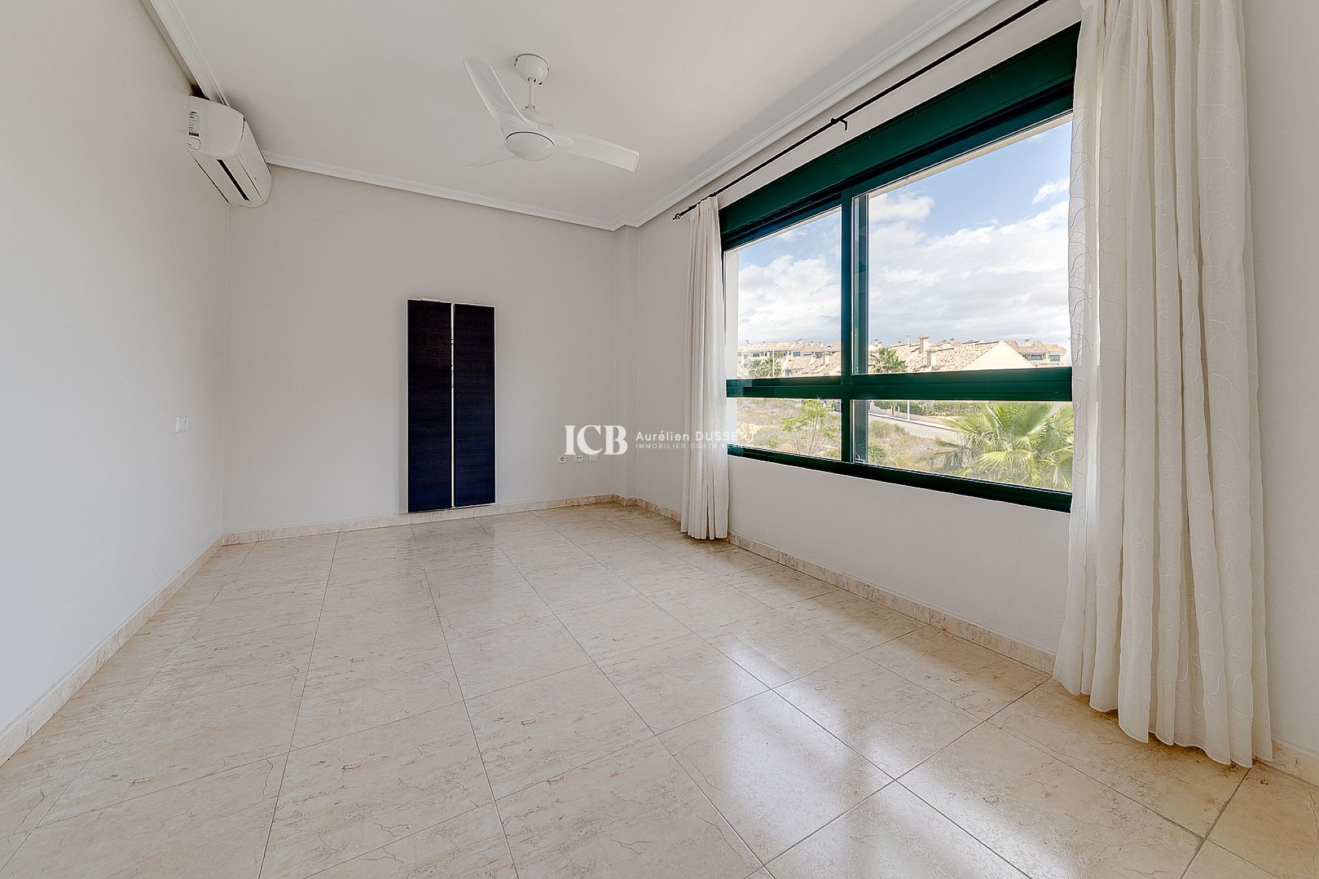 Resale - Apartment / flat -
Orihuela Costa