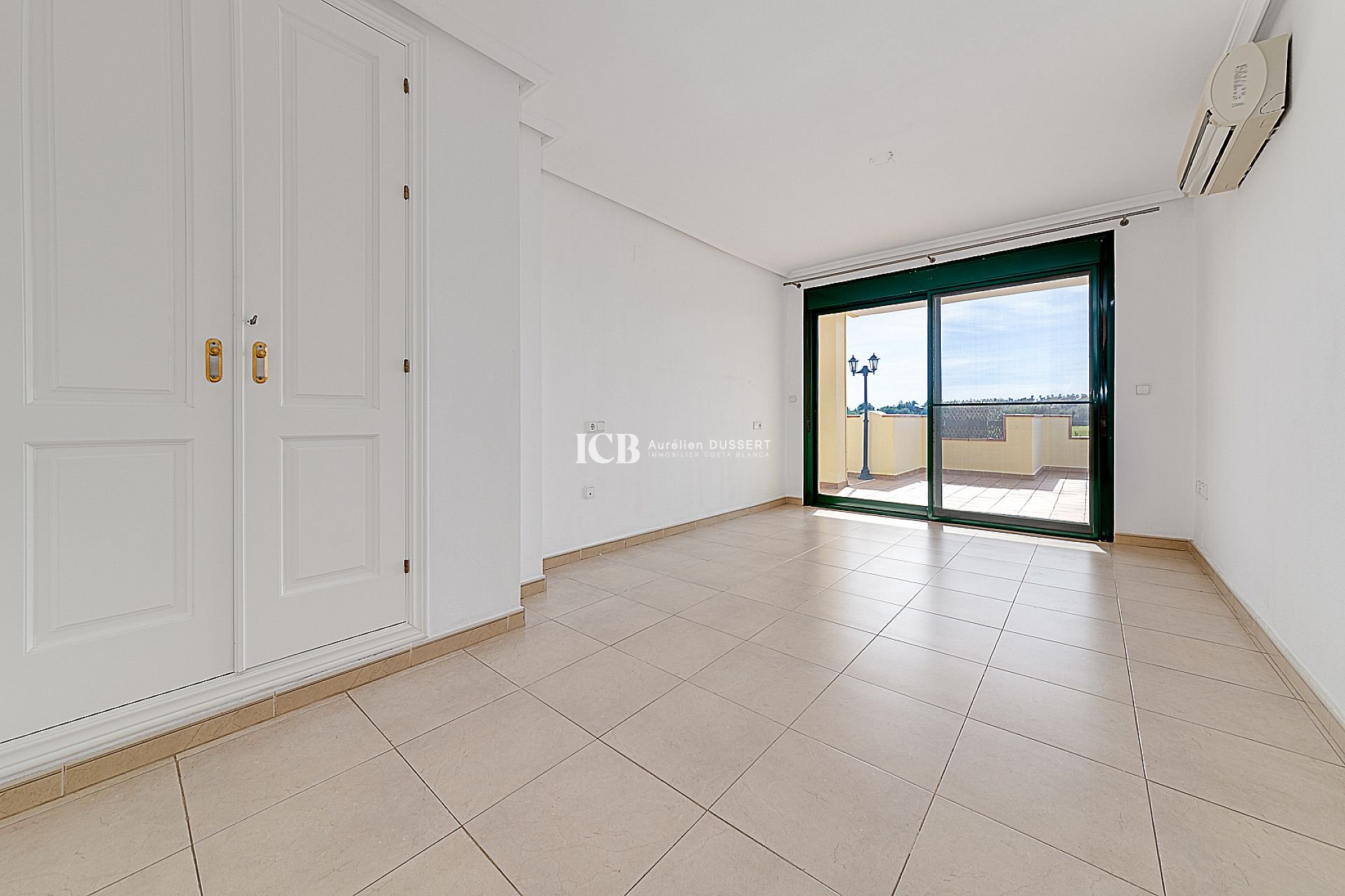 Resale - Apartment / flat -
Orihuela Costa