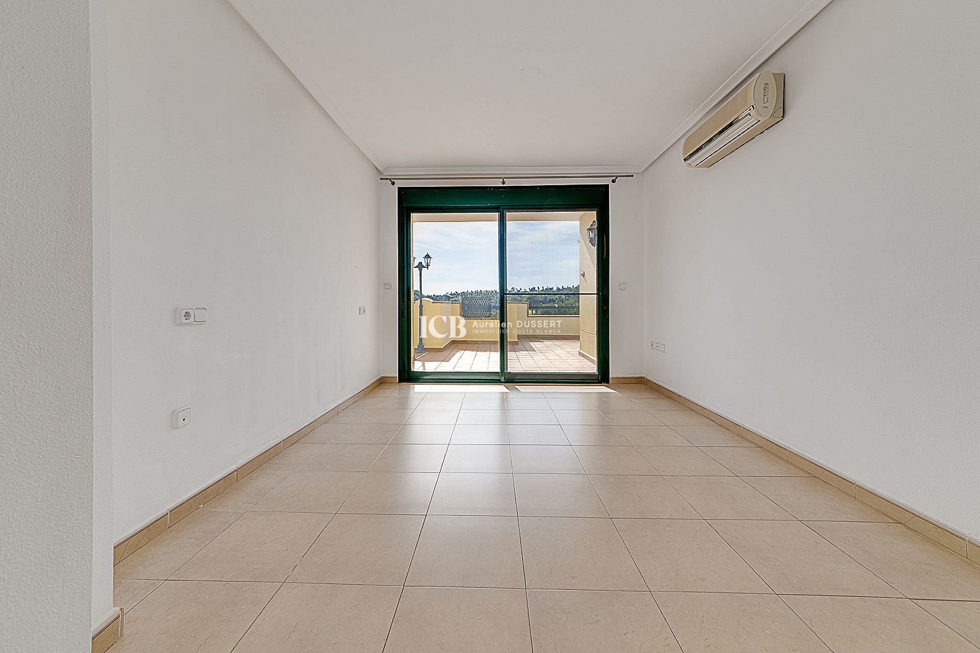 Resale - Apartment / flat -
Orihuela Costa