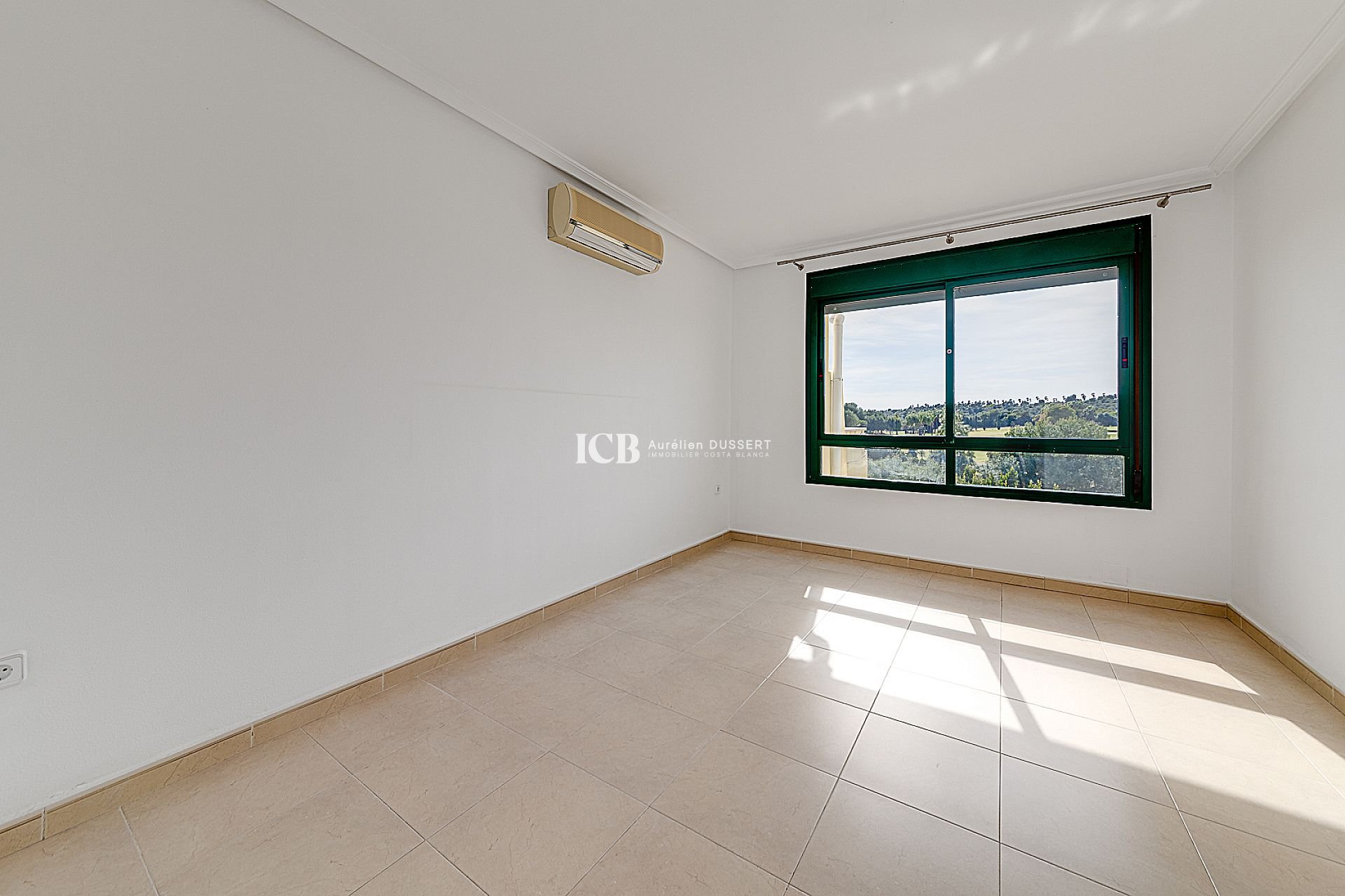 Resale - Apartment / flat -
Orihuela Costa