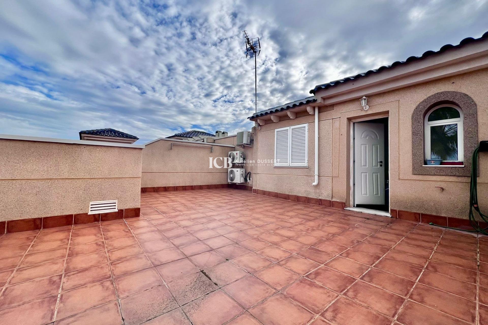 Resale - Apartment / flat -
Pilar de la Horadada - RioMar