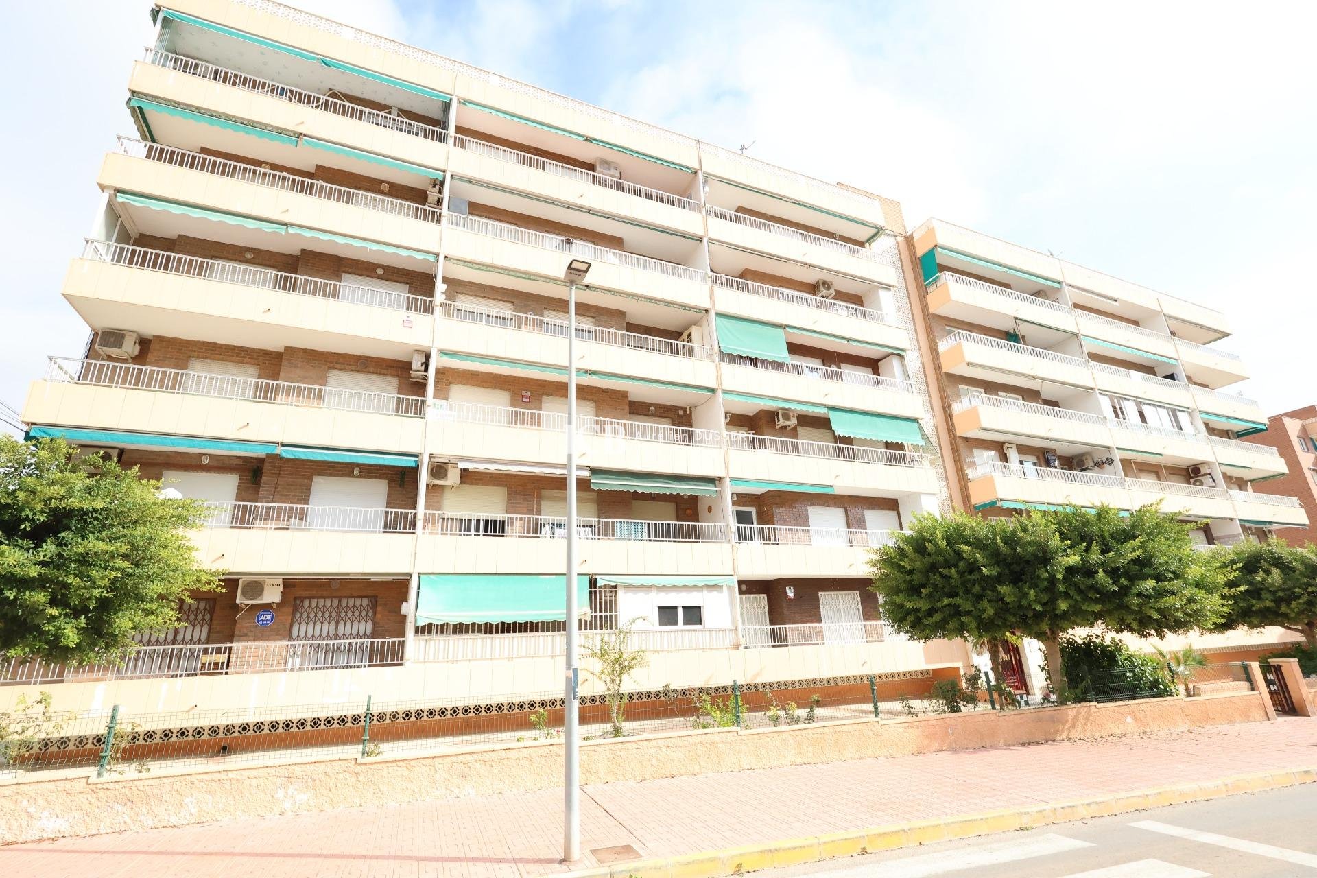 Resale - Apartment / flat -
Punta Prima - Torrevieja