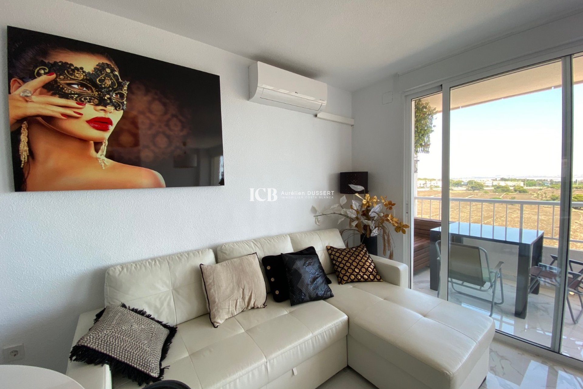 Resale - Apartment / flat -
Punta Prima - Torrevieja