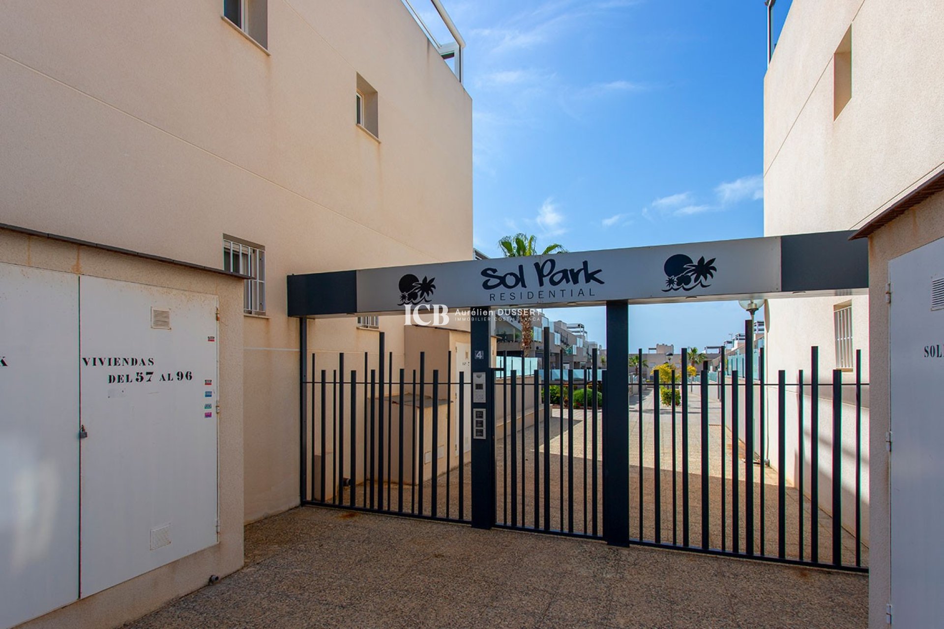 Resale - Apartment / flat -
Torrevieja - Aguas Nuevas