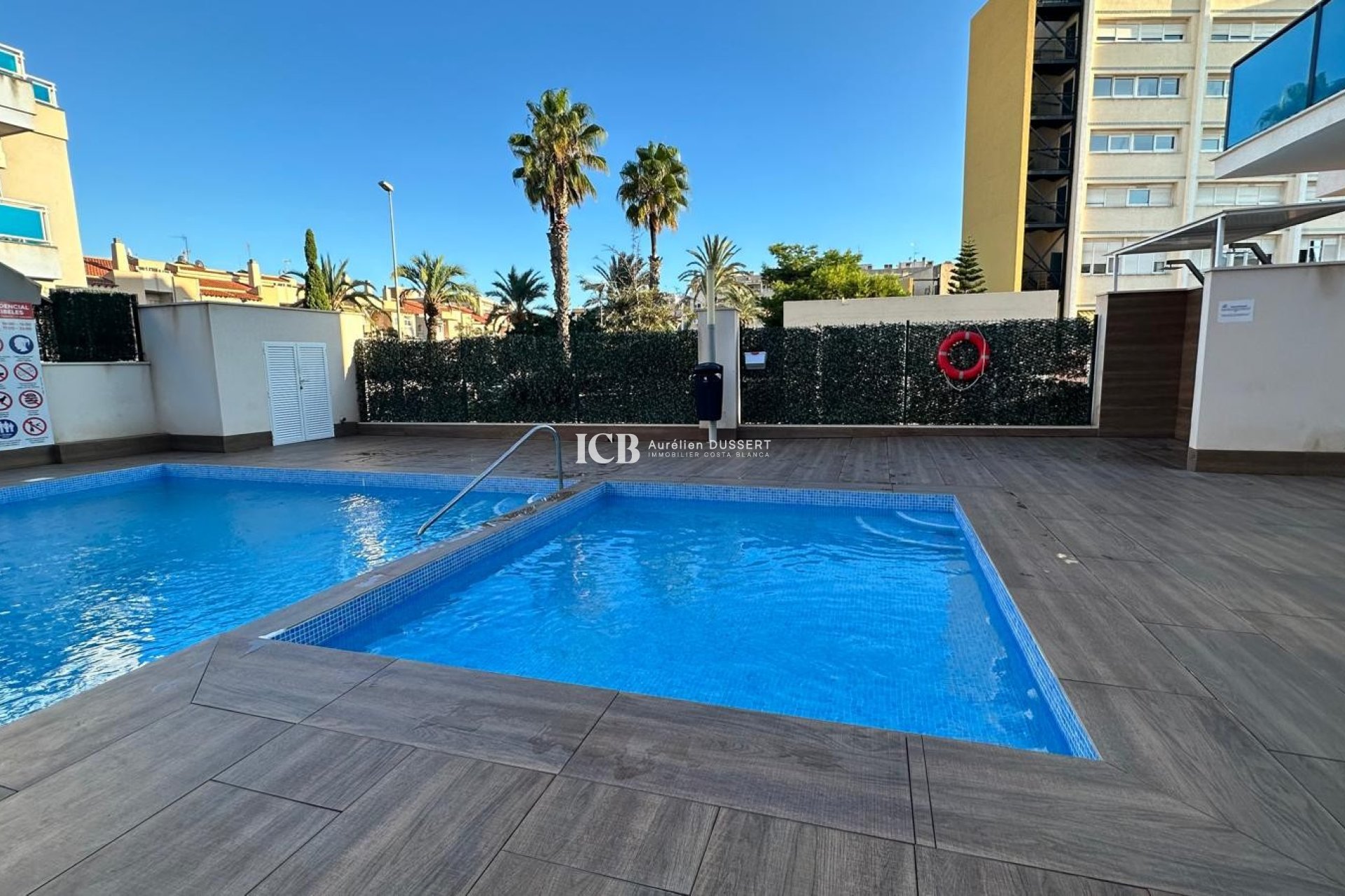 Resale - Apartment / flat -
Torrevieja - Calas blanca