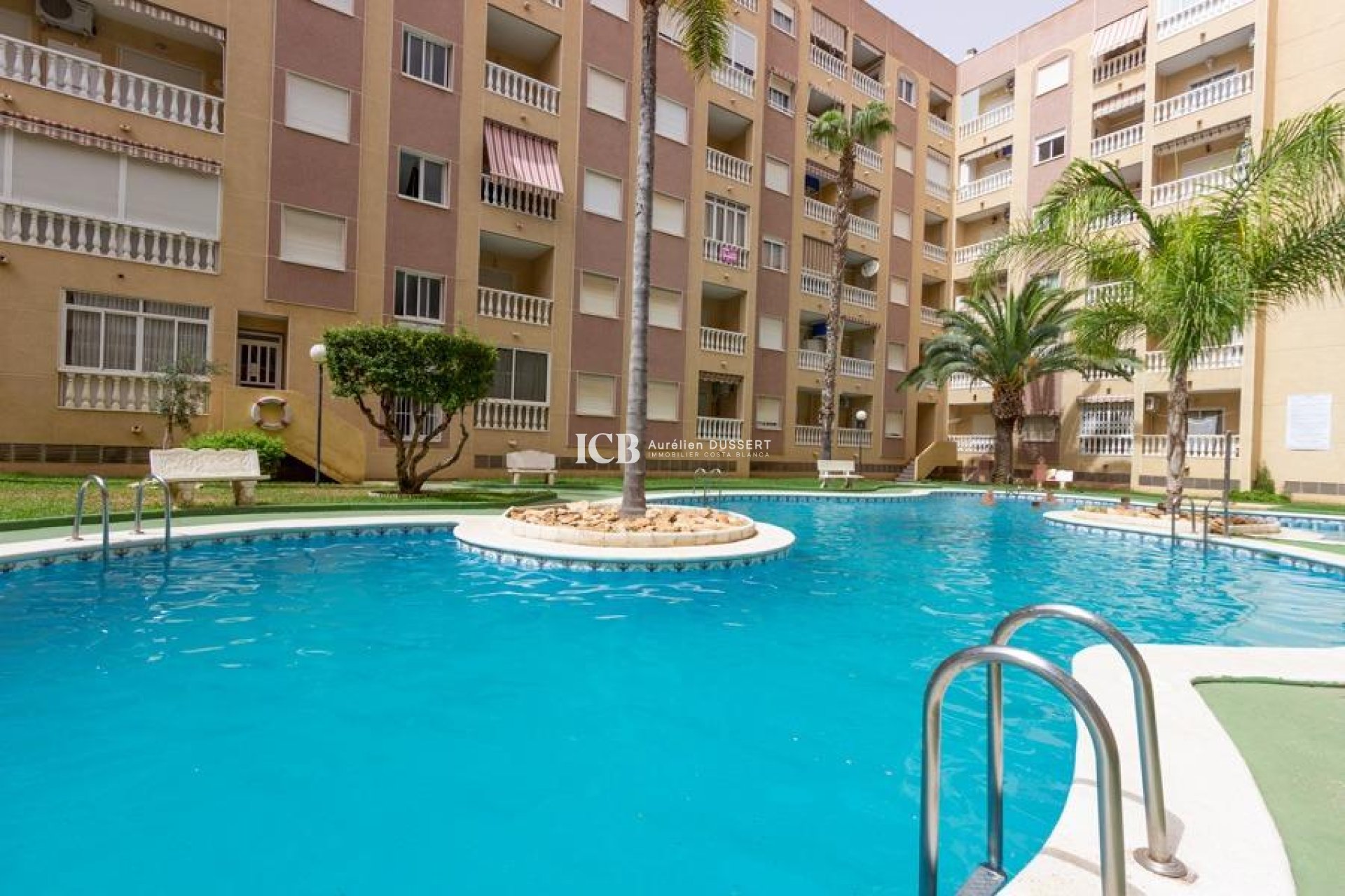 Resale - Apartment / flat -
Torrevieja - Centro