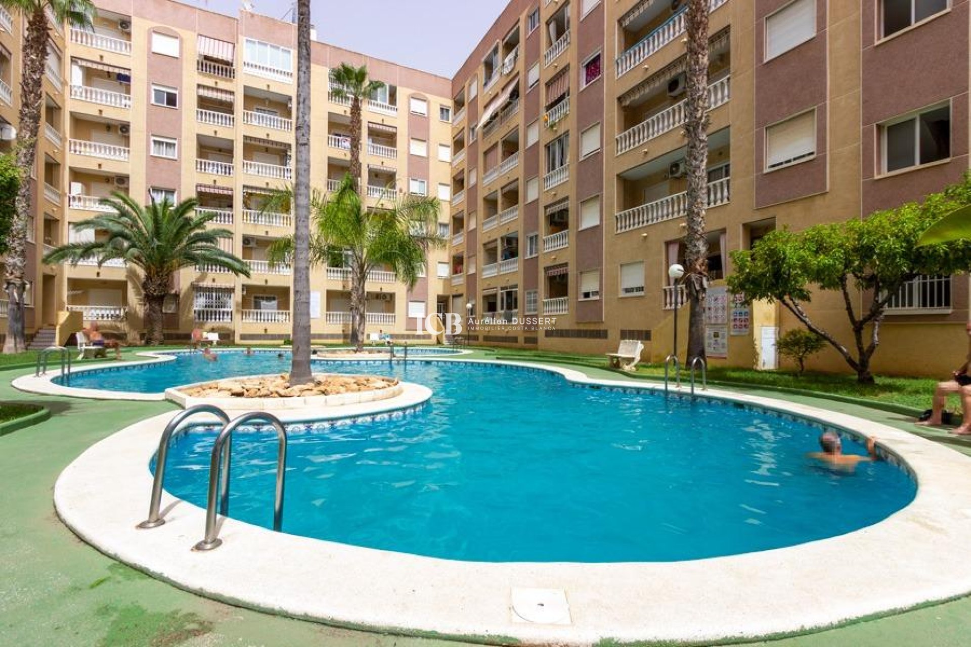 Resale - Apartment / flat -
Torrevieja - Centro