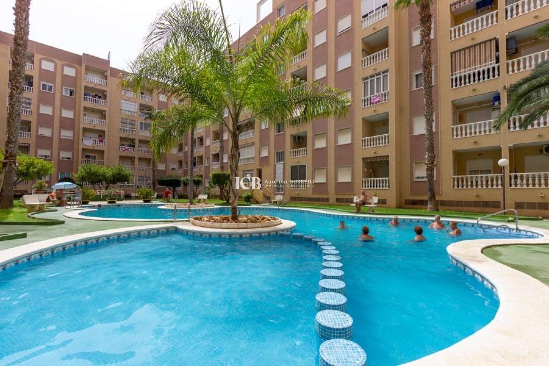 Resale - Apartment / flat -
Torrevieja - Centro