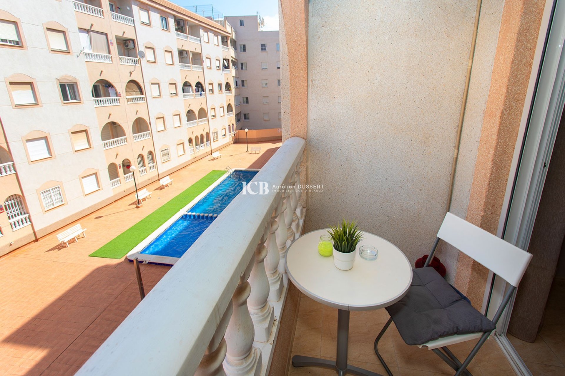 Resale - Apartment / flat -
Torrevieja - Centro