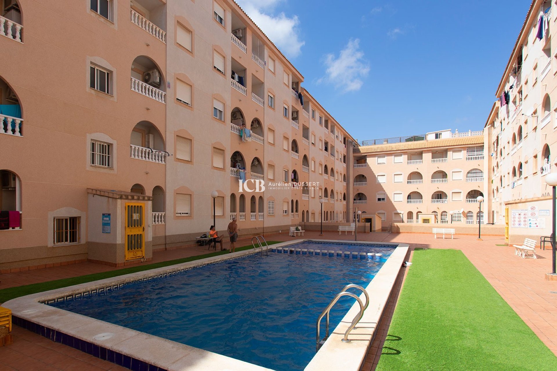 Resale - Apartment / flat -
Torrevieja - Centro