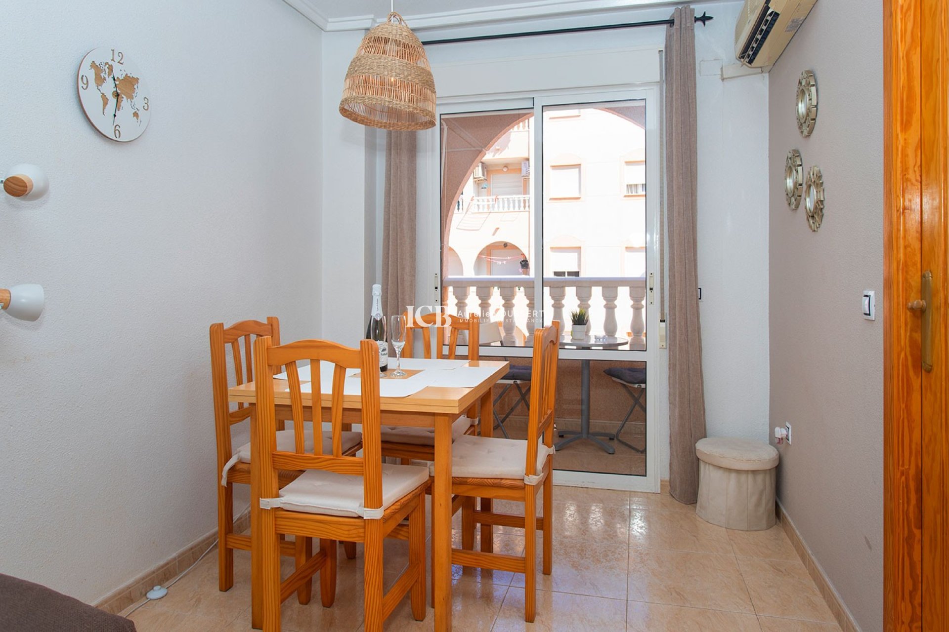 Resale - Apartment / flat -
Torrevieja - Centro