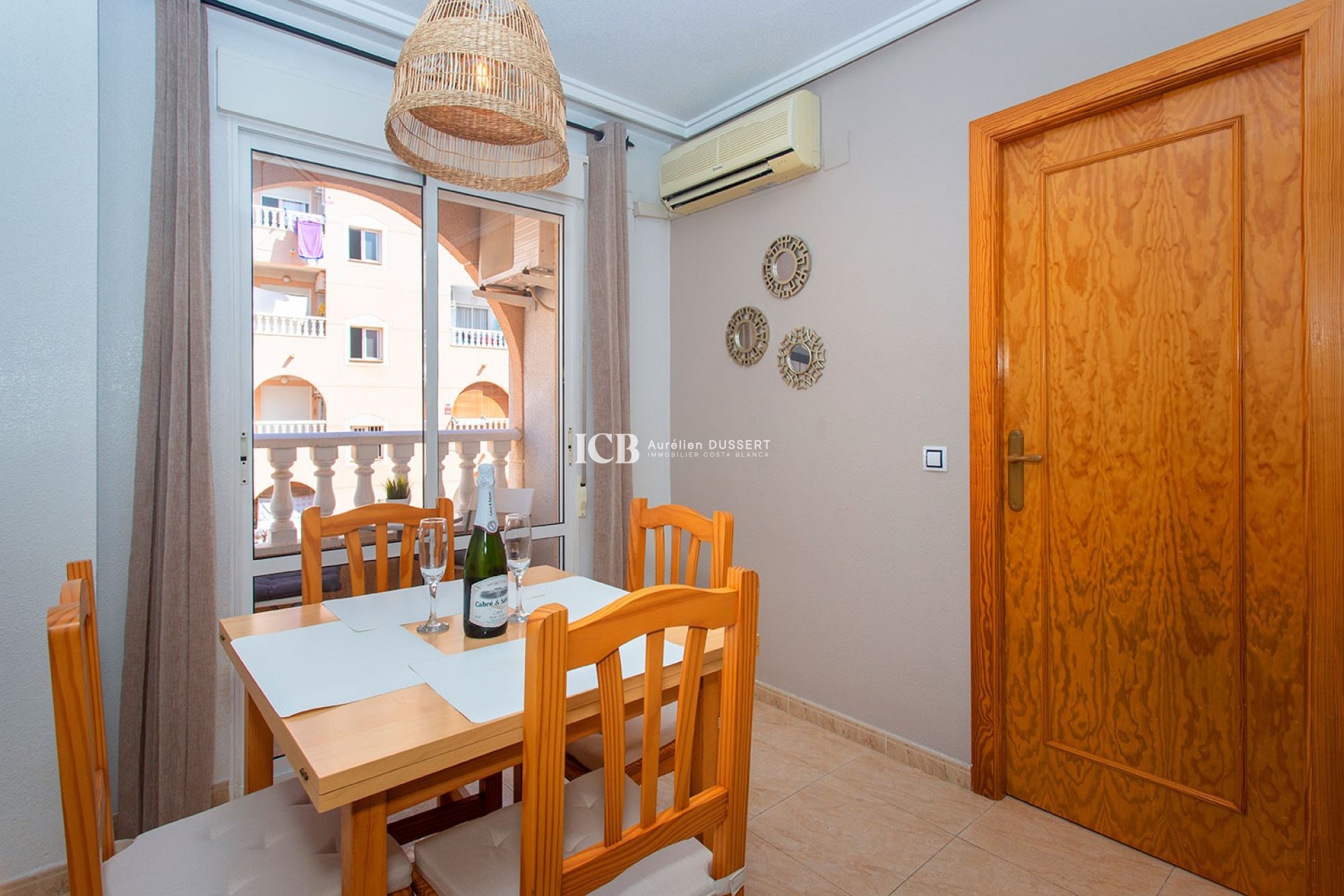 Resale - Apartment / flat -
Torrevieja - Centro