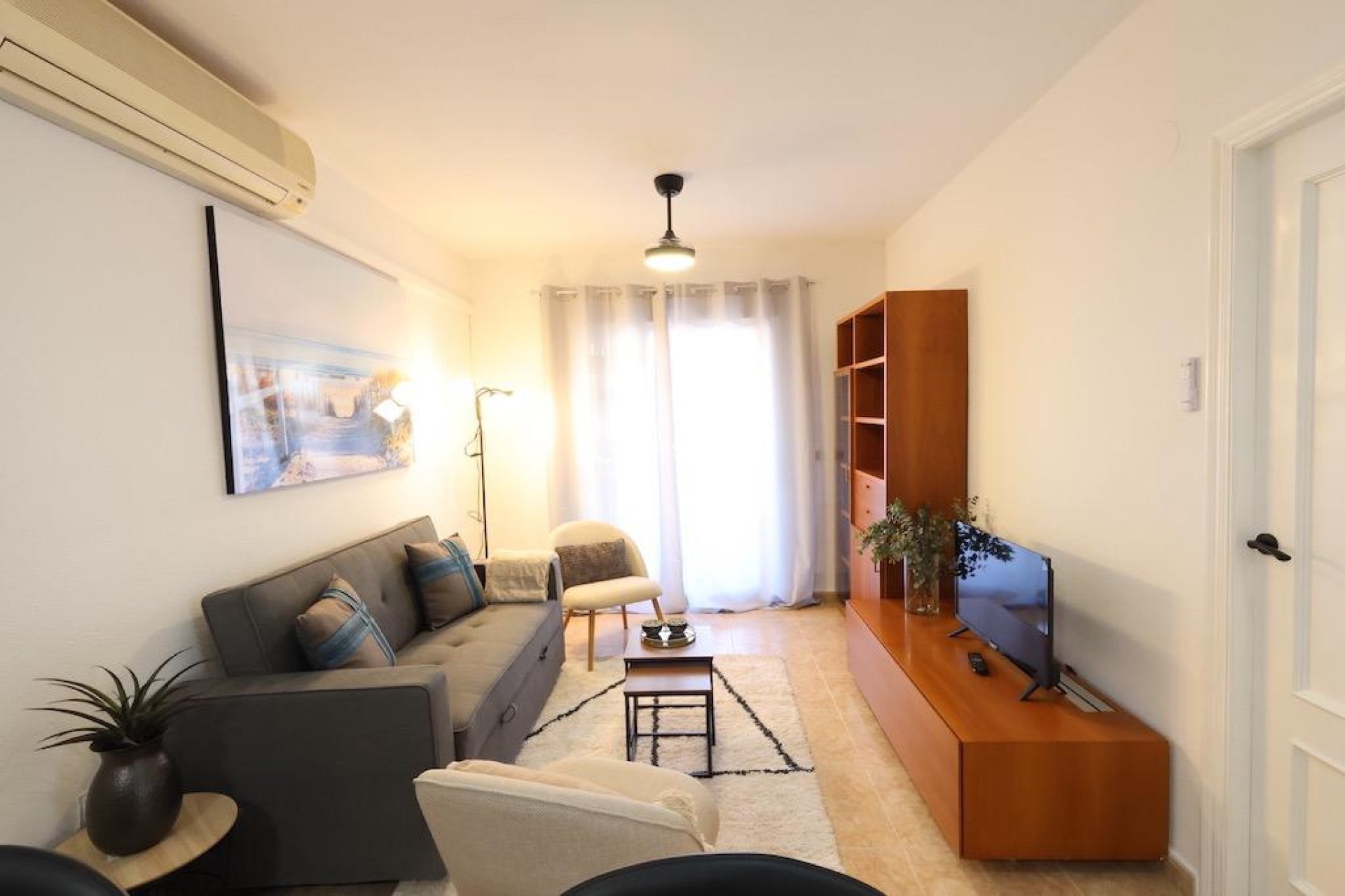 Resale - Apartment / flat -
Torrevieja - Centro