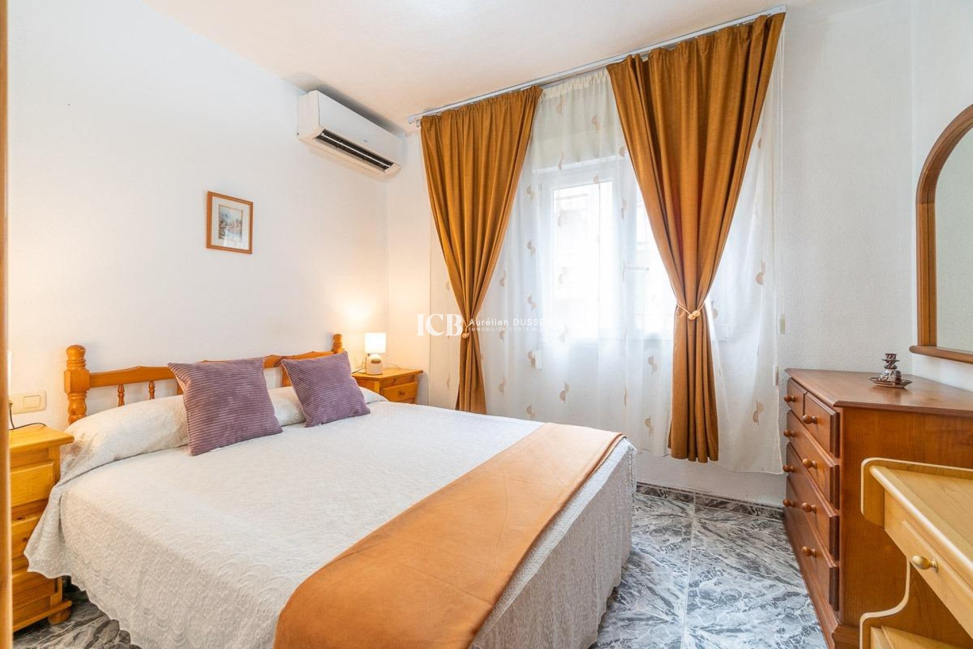 Resale - Apartment / flat -
Torrevieja - Centro