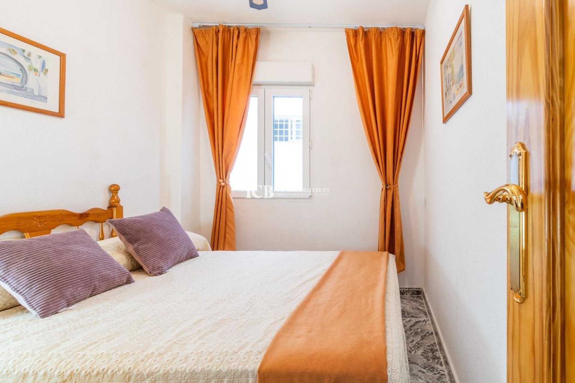 Resale - Apartment / flat -
Torrevieja - Centro